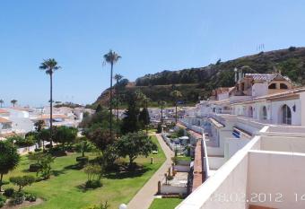 Beautiful house, 100m from the beach for 6-persons. Casa Do  a Sheila. has Balcony rooms