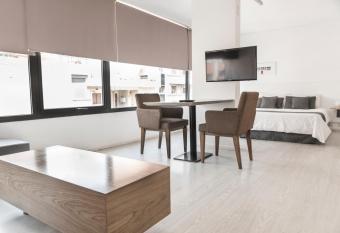 Babel Nueva C  rdoba allows 18 year olds to book a room