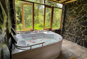 Montenebo Missionary House allows 18 year olds to book a room