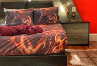 #7 REMARKABLE COZY ROOM!! CLOSE TO HARVARD SQUARE allows 18 year olds to book a room