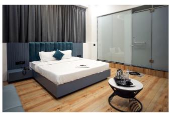 HOTEL THE PARKER INN By KBNT GROUP allows 18 year olds to book a room