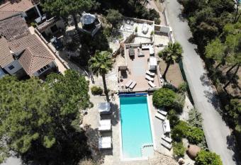 Casa Blanca Costa Brava is the Ultimate Luxury Holiday Destination has Balcony rooms