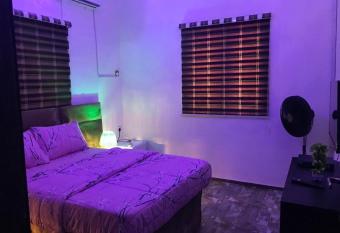 E Kenora Apartment has Smoking rooms