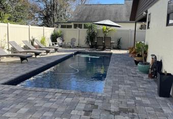 Close to beach! Family-sized home with pool and hot tub. has Balcony rooms