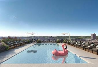 Beautiful Luxury PentHouse Type Views/ Condo has Balcony rooms