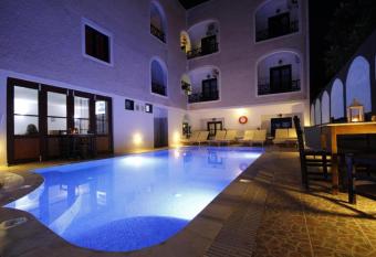 Anny Studios & Rooms Perissa Beach has Balcony rooms