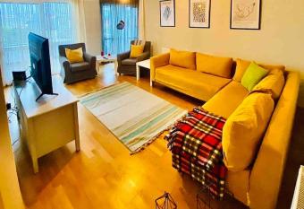 Lovely house near by John Hopkins with sea view has Balcony rooms