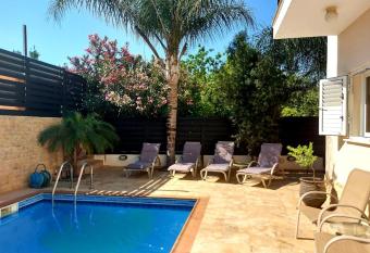 3bdr villa-pool/700m from a blue flag beach! allows 18 year olds to book a room