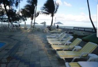 hotel gold beach allows 18 year olds to book a room