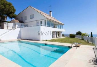 Villa magnifica vistas mar has Balcony rooms