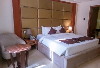 Summerset Continental Hotels Usuma allows 18 year olds to book a room