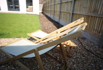 Sunbeam and Sundance Cosy House allows 18 year olds to book a room