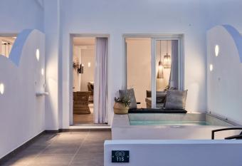 Callia Retreat Suites - Adults Only allows 18 year olds to book a room