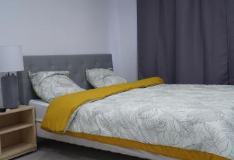 Charmant Studio allows 18 year olds to book a room