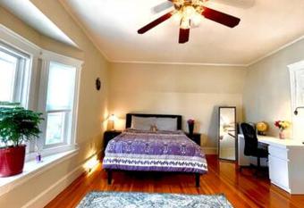 #9 BRIGHT & STYLISH ROOM 8 MIN away HARVARD SQ!!! has Balcony rooms