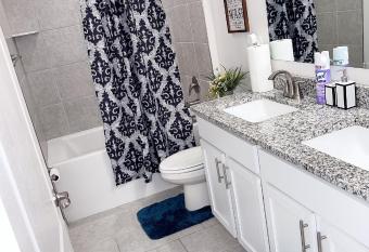 Private cozy room allows 18 year olds to book a room