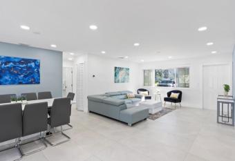 Modern 4BR3 GRILL Big backyard Near the Casino allows 18 year olds to book a room