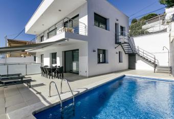 Maria Teresa has Balcony rooms