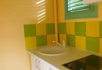 Studios bord de mer Ste Anne Martinique allows 18 year olds to book a room