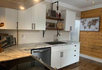 Gorgeous house by the lake allows 18 year olds to book a room