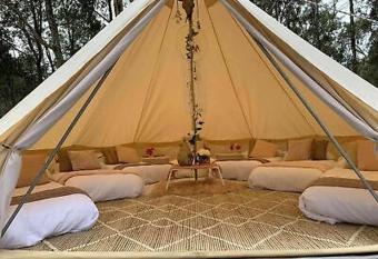 Marya & Michele allows 18 year olds to book a room