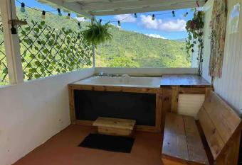 Casa Bali PR has Balcony rooms