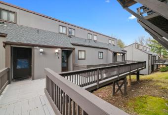 Come Experience The Pocono Mountains Like Never Before! has Balcony rooms