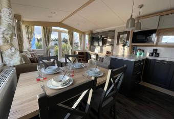 Seton Sands Haven Holiday Park - Prestige Caravan has Balcony rooms