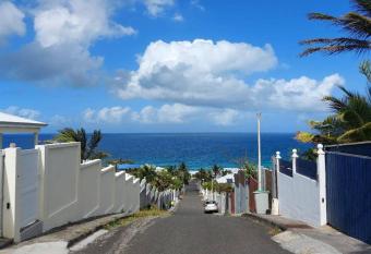 Magnifique appartement une chambre vue sur mer has Balcony rooms
