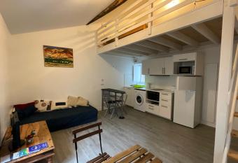 Studio proche cath  drale allows 18 year olds to book a room