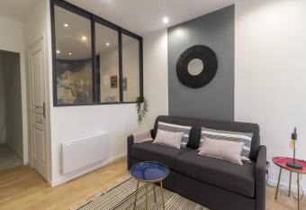 Atelier Kersauson allows 18 year olds to book a room