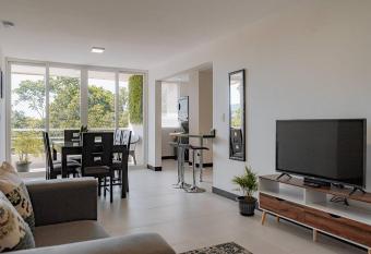 Departamento de lujo en la playa has rooms with a private hot tub