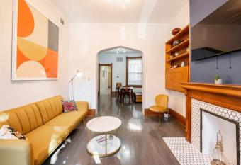 Lincoln Park 3 BR Penthouse has Balcony rooms