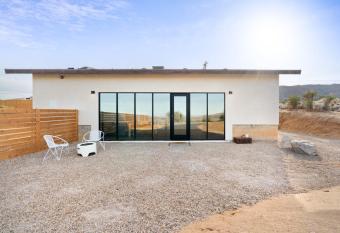 Back Haus - Views, Dark Skies and Fire Pit! home has Balcony rooms