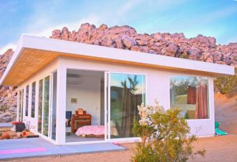 House of Intellect - Hot Tub, Pool Fire Pit and Views! home has Balcony rooms