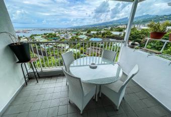 MANUNU LODGE 2 days minim allows 18 year olds to book a room