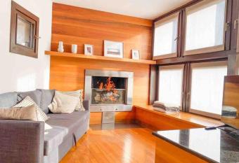 Laila House-Sondrio allows 18 year olds to book a room