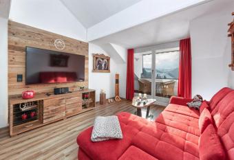 Alpenliebe-Tramhaft-f  r 2 has Balcony rooms