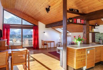 Partenkirchen 2 has Balcony rooms