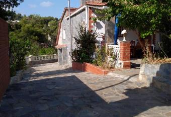 Villa Maria Mercedes has Balcony rooms