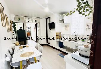 Aesthetic Minimalist w/ Balcony & Parking Near Town allows 18 year olds to book a room