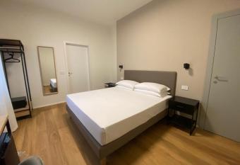 FORESTERIA DANSI allows 18 year olds to book a room