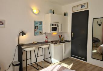 Studio Centre Grenoble allows 18 year olds to book a room