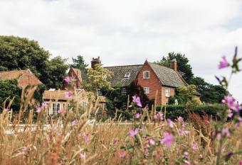 Fritton Lake - The Clubhouse allows 18 year olds to book a room