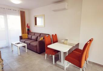 PULA,Apartman MARCO ,LUKAS,PATRICK allows 18 year olds to book a room