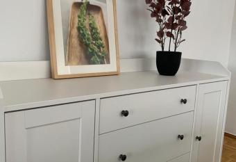 Apartment mit tollem Ausblick allows 18 year olds to book a room