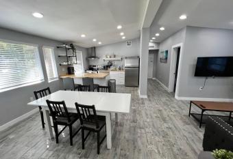 2398 Pembrook Dr has Balcony rooms