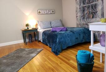 #5 The Home Sweet Home 6 min to Babson College! allows 18 year olds to book a room