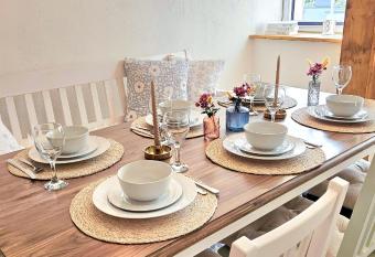 Apartment S  dwind - Beautiful premium apartment with 2 bedrooms near Rhine Falls & Zurich Airport in Klettgau allows 18 year olds to book a room