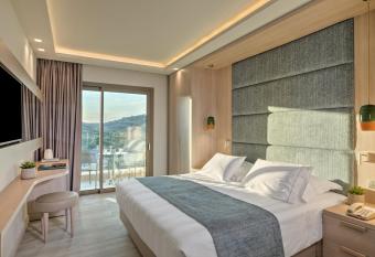 Amada Colossos Resort allows 18 year olds to book a room